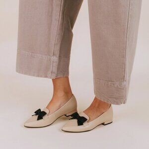 NEW Adrienne Vittadini Pauletta Bow Pump Womens 8 in Dove Ivory